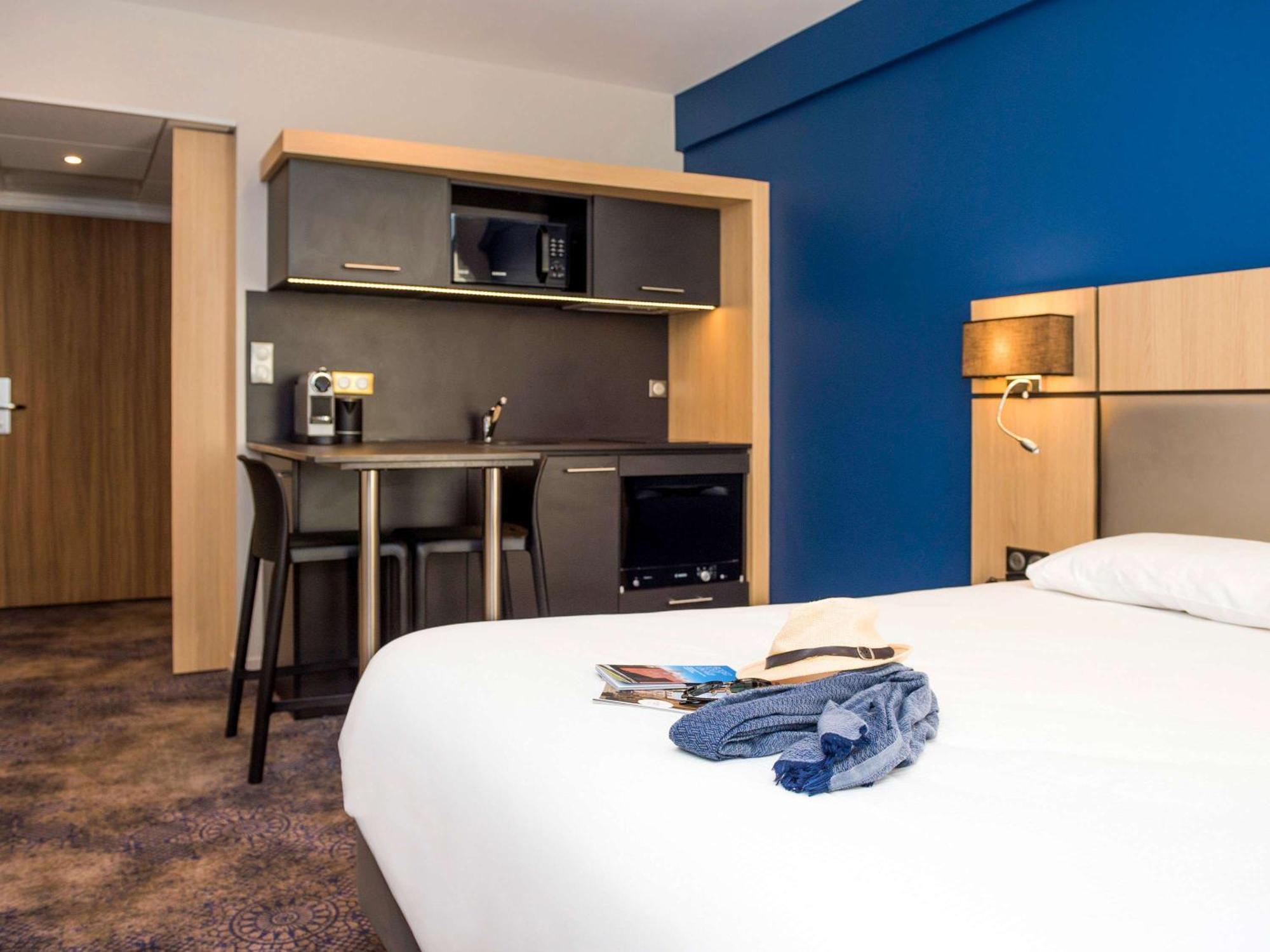 Hôtel Mercure Rodez Cathédrale Esterno foto